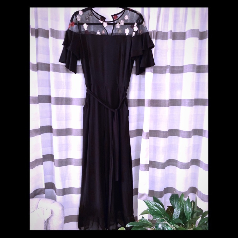 Gabby Skye Flower Embroidered Jumpsuit (10)